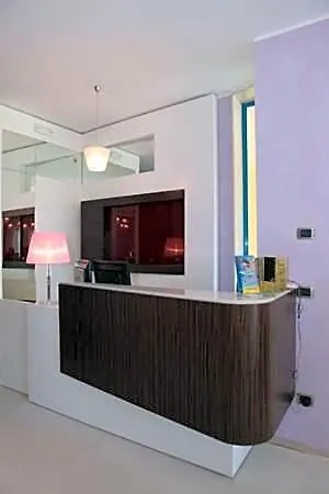 Perla Dello Ionio 호텔 3*